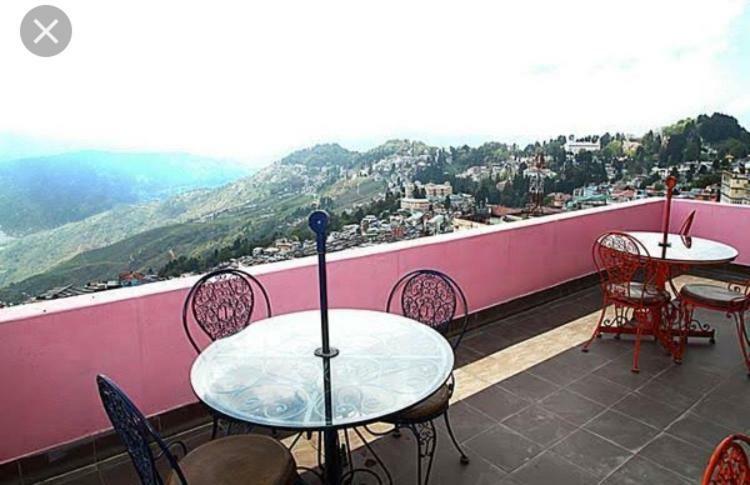 Travellers' Inn Νταρτζίλινγκ Εξωτερικό φωτογραφία